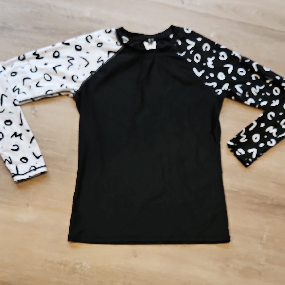 Volcom Rashguard /Swimshirt Size XL